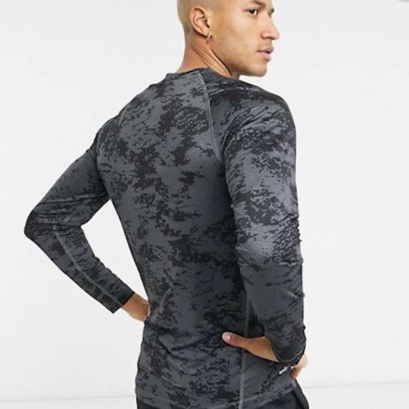 NWT Nike Pro Men’s Slim Fit Long Sleeve AOP Camo - Black/grey - Picture 2 of 13